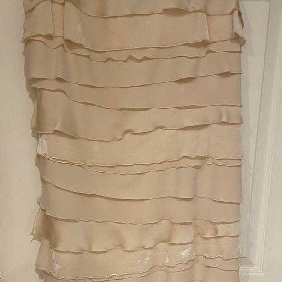 LOFT Cream Sleeveless Dress - Picture 4 of 11